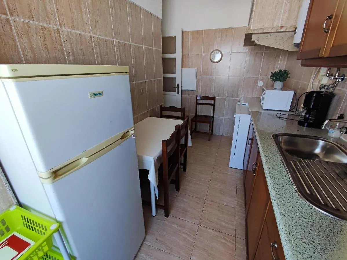 Lisbon Traditional T2 With Balcony In Damaia, Lisbon Amadora 0*,