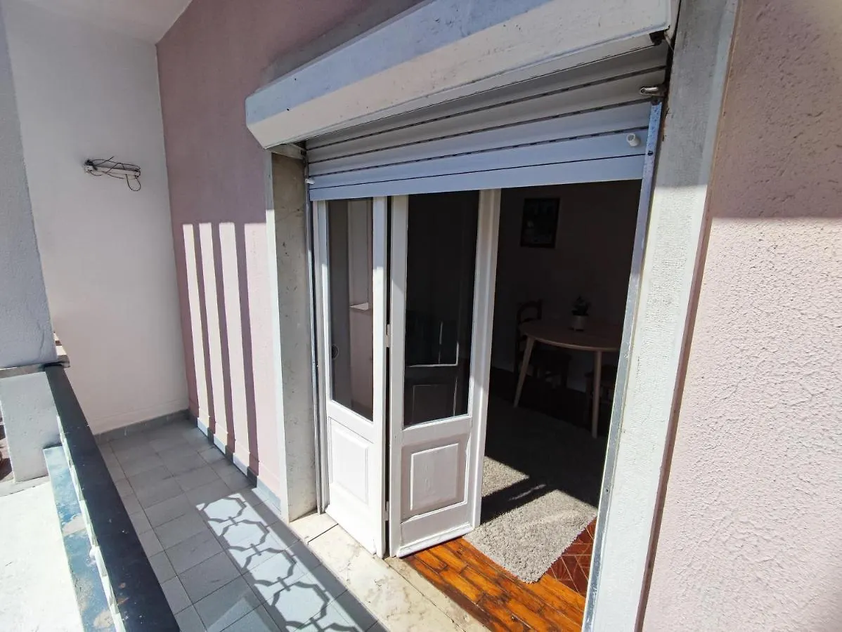 Lisbon Traditional T2 With Balcony In Damaia, Lisbon Amadora Appartamento